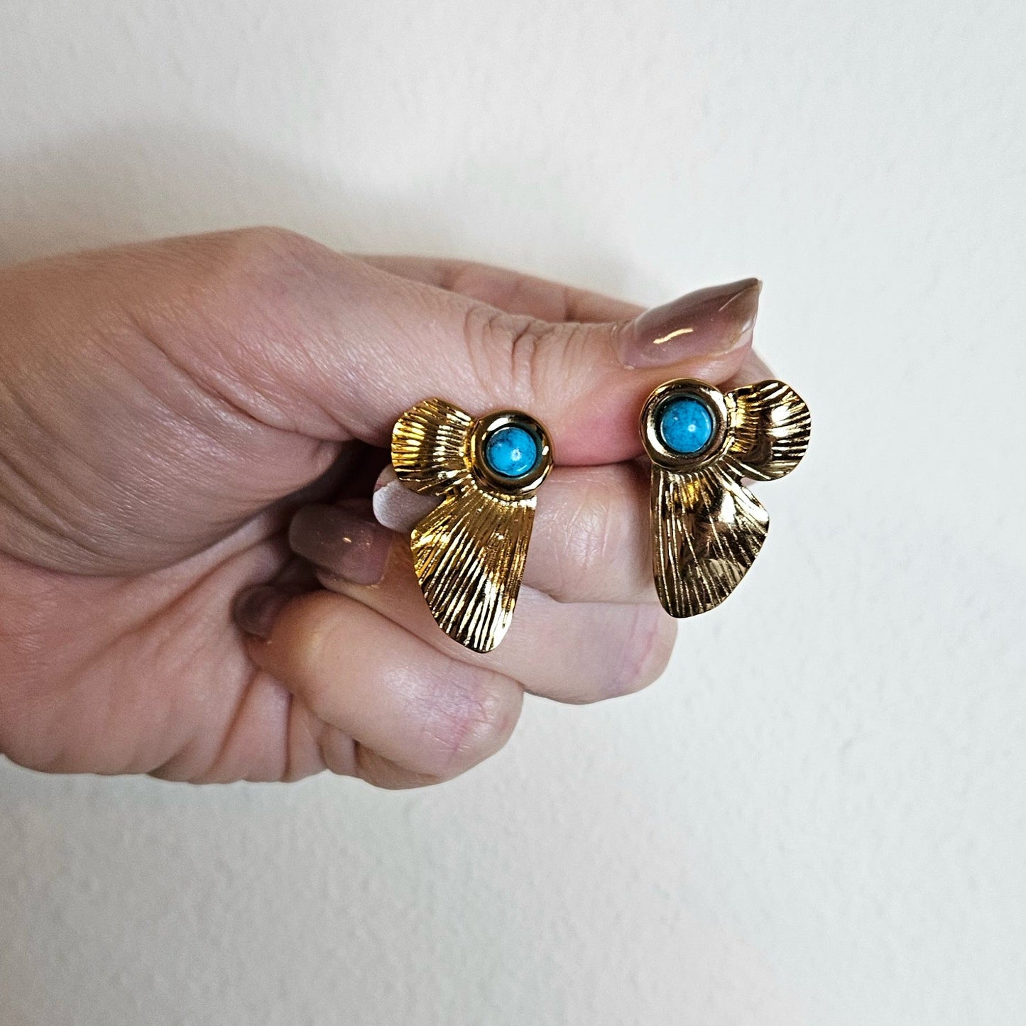 Aretes CELIA – Dorado con piedra turquesa