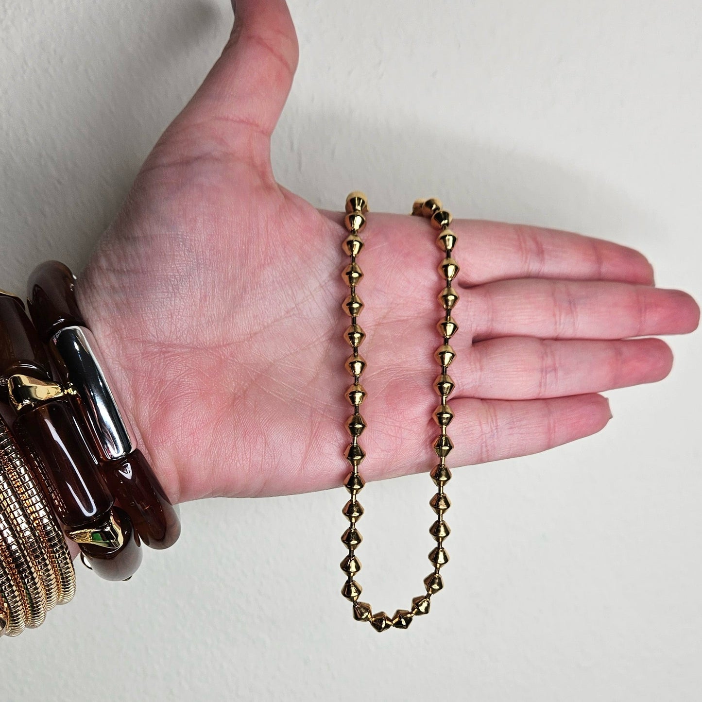 ✨ Collar AINARA – Acero Inoxidable con Esferas Geométricas