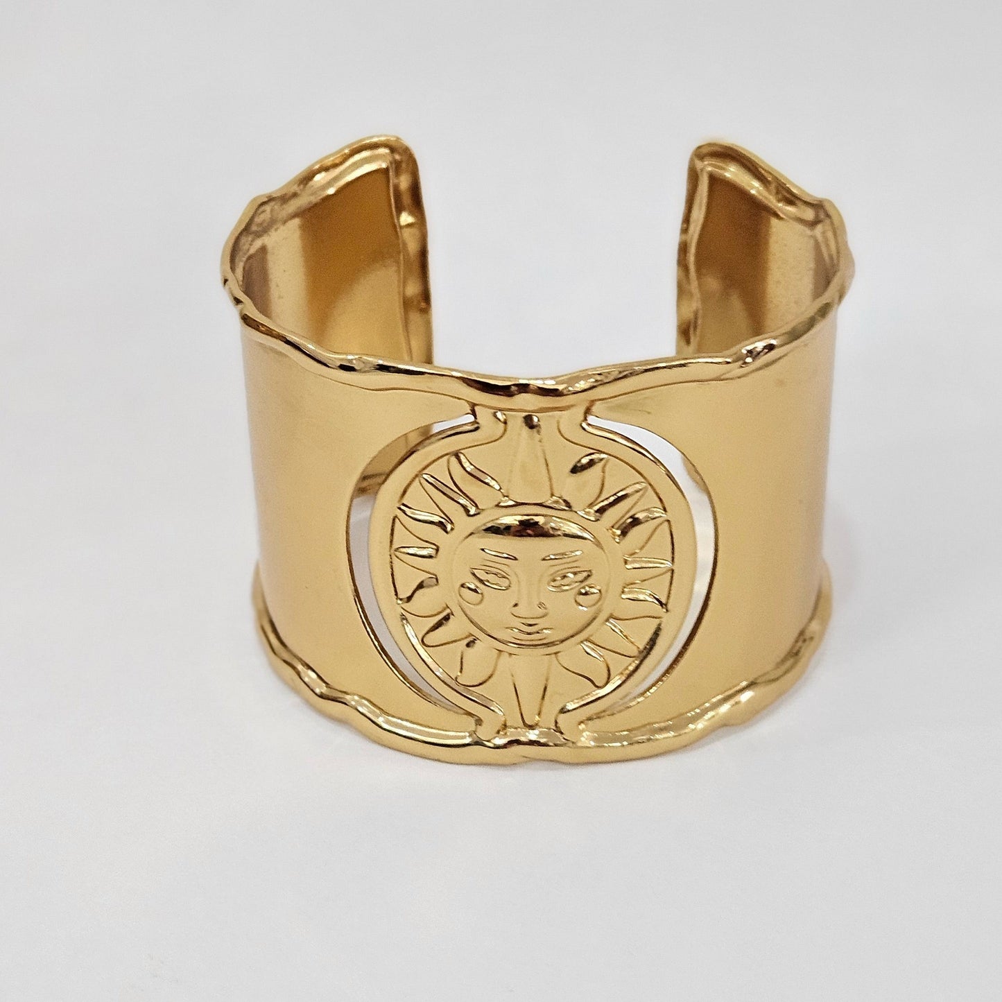 Pulsera ADELAIDA | Brazalete Dorado Sol y Luna Estilo Místico