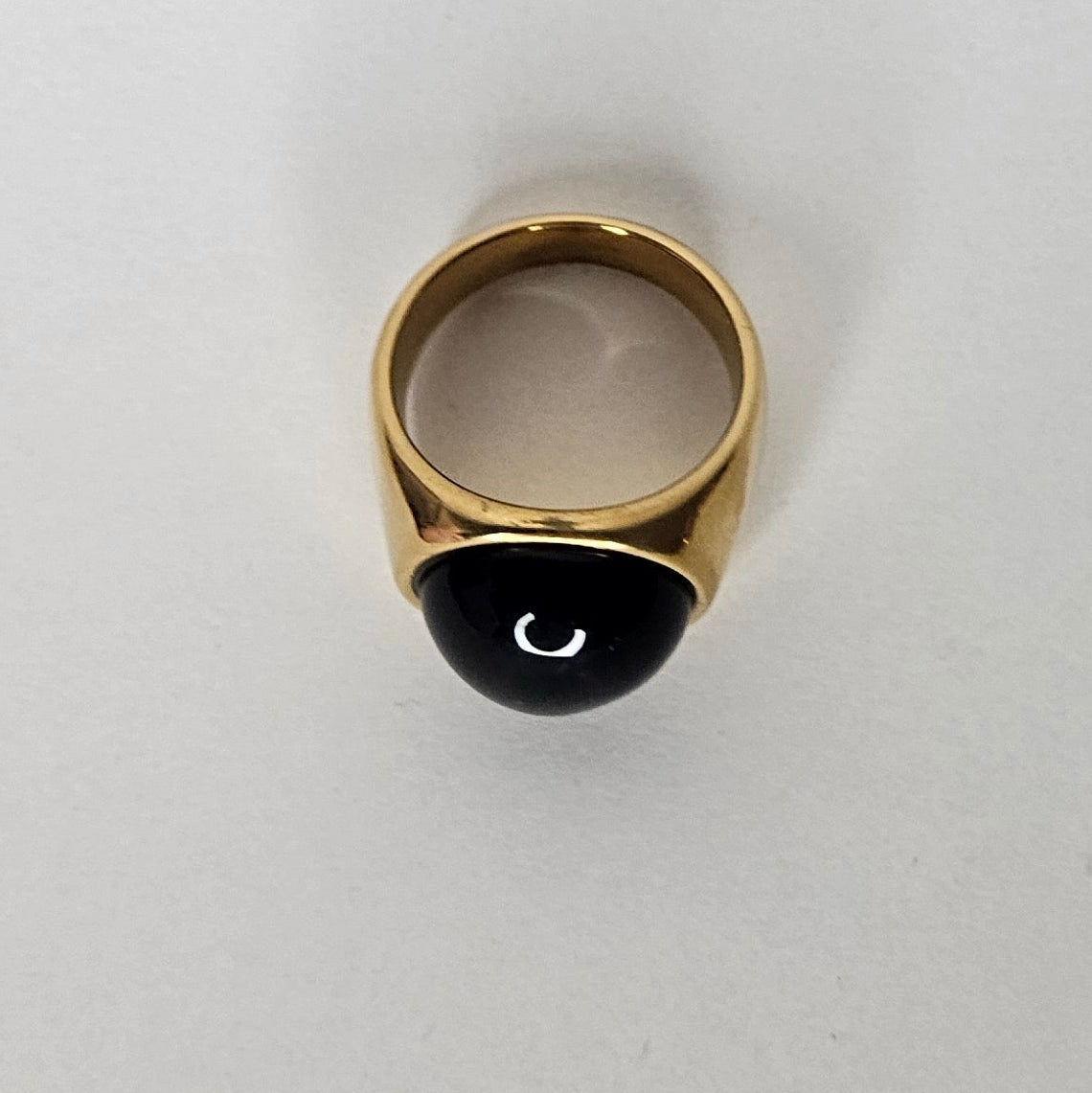 Gardenia Black Ring Stainless Steel Half Sizes (Anillo)