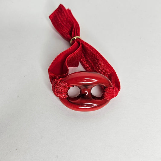 Regis Red Acrylic Ribbon Bracelet (Pulsera)