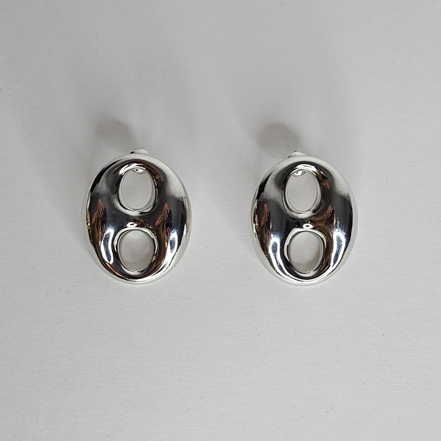 Musme Silver Stainless Steel Stud Earrings (Aretes)