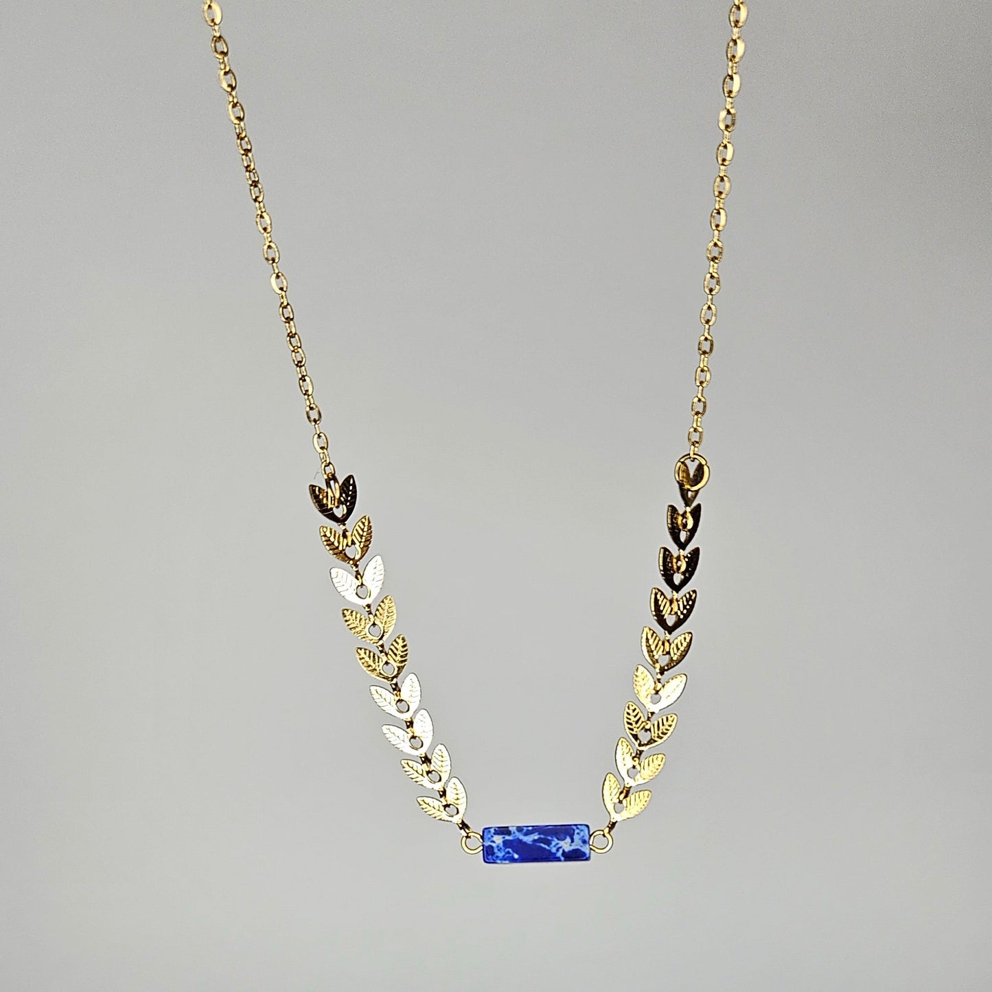 Priscila Blue Acrylic Stainless Steel Necklace (Collar)