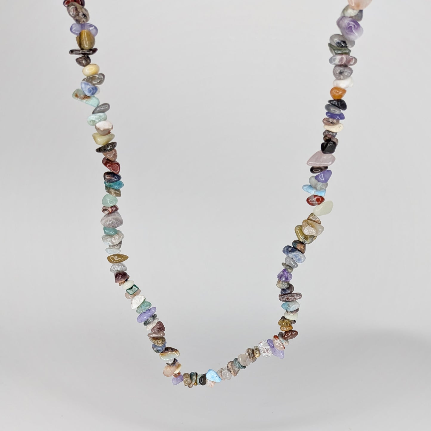 Ramona Multicolor Chip Stone Necklace (Collar)
