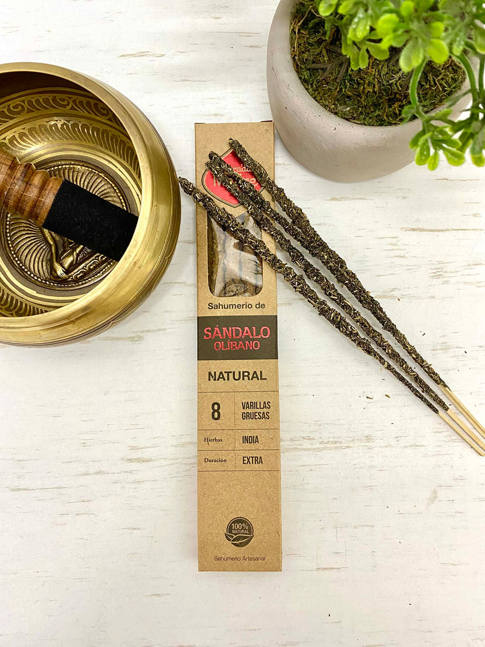 Sahumerio Sagrada Madre – Sándalo y Olíbano (8 varillas gruesas)