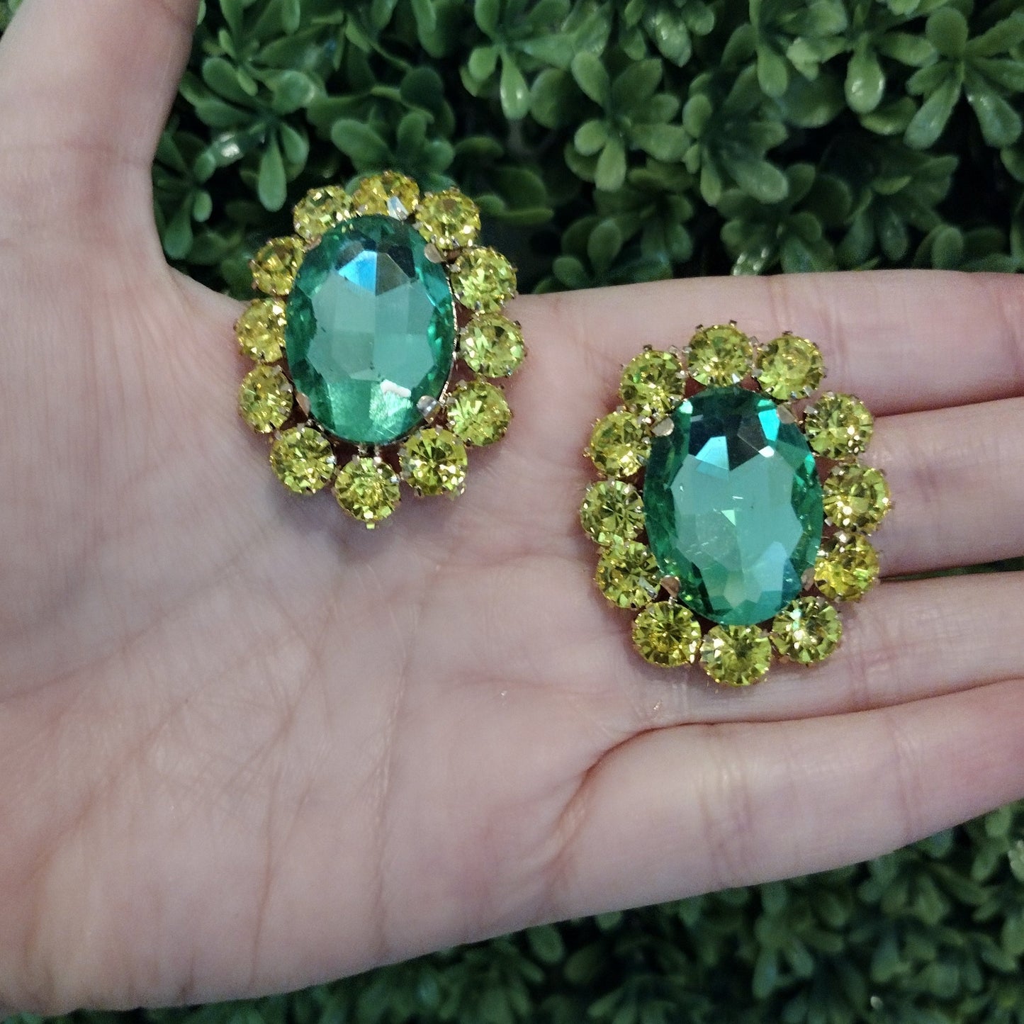 Aretes Pedreria Verde Con Amarillo