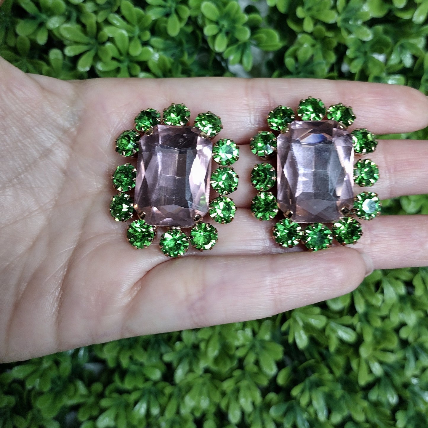 Aretes Pedreria Rosa Con Verde