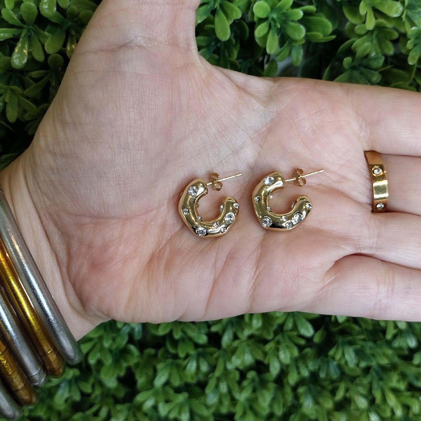 Aretes Tipo Arracaditas Doradas