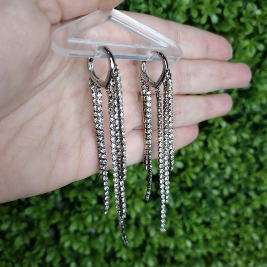 Aretes De Arito Con Piedritas Colgantes