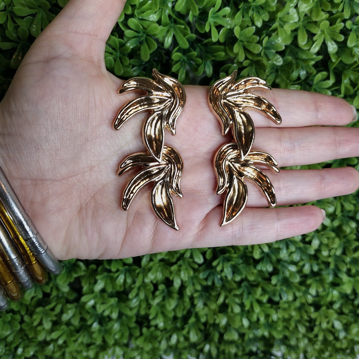 Aretes De Petalos Colgantes