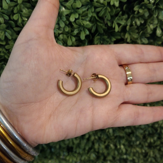 Aretes Tipo Arracadas Lisas Chiquitas