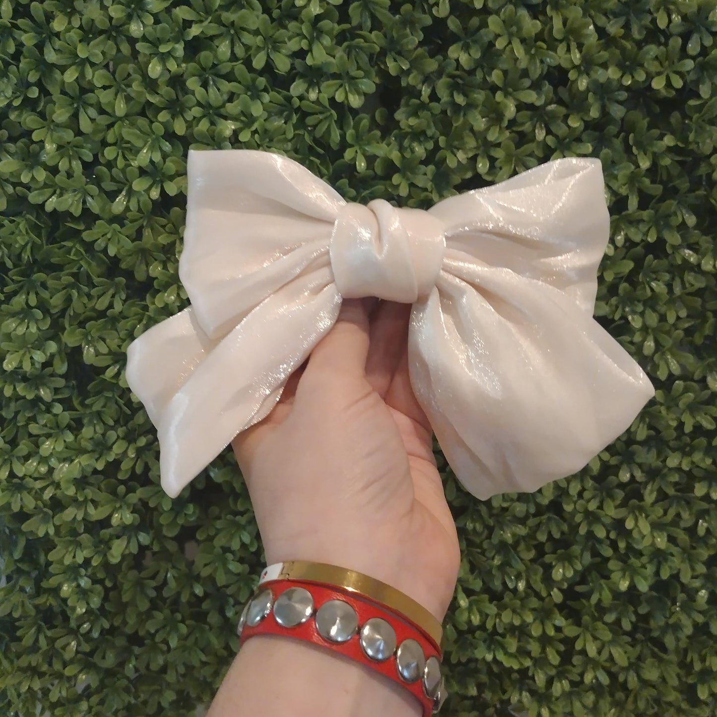 Broche De Cabello Con Moño Color Hueso