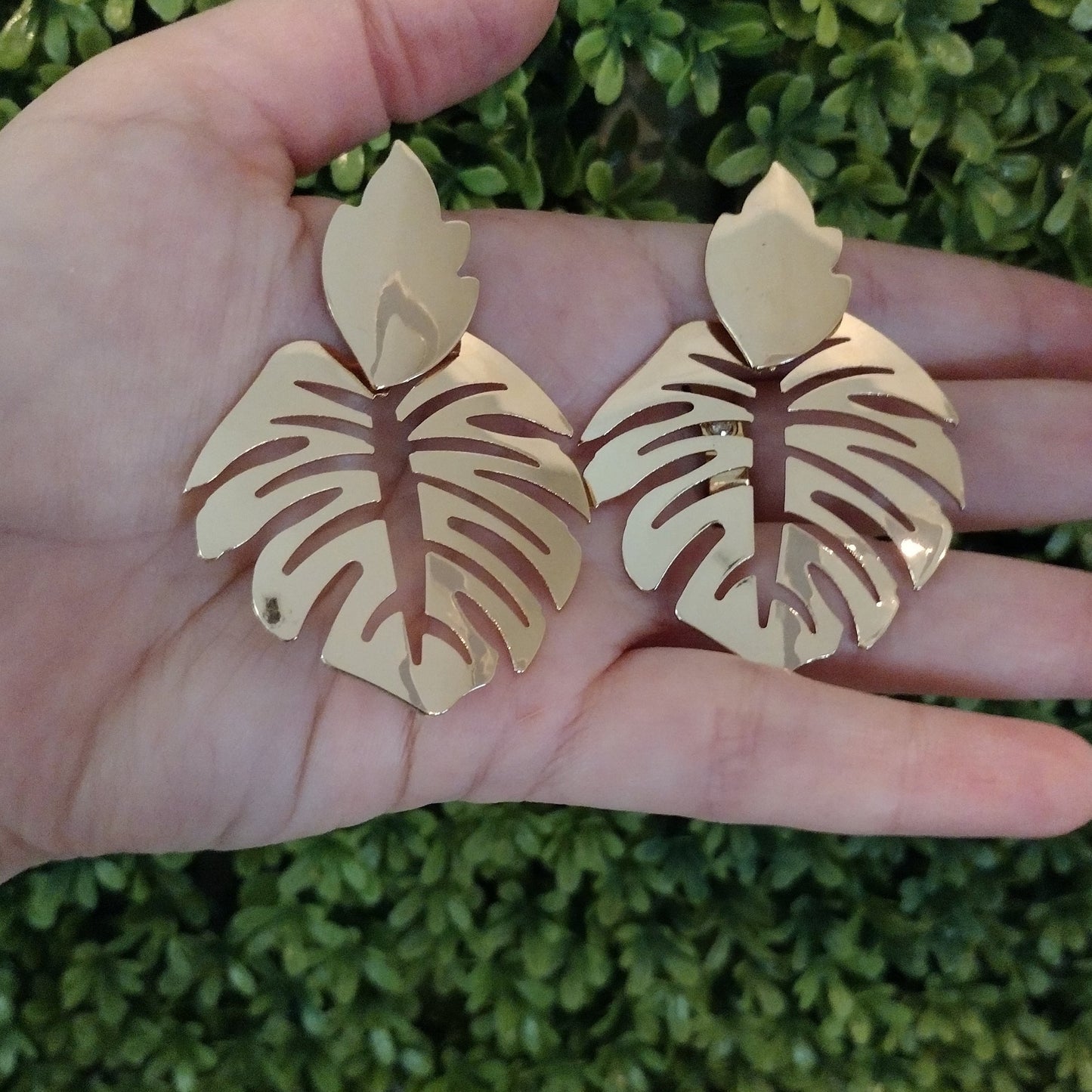 Aretes De Hoja Dorada