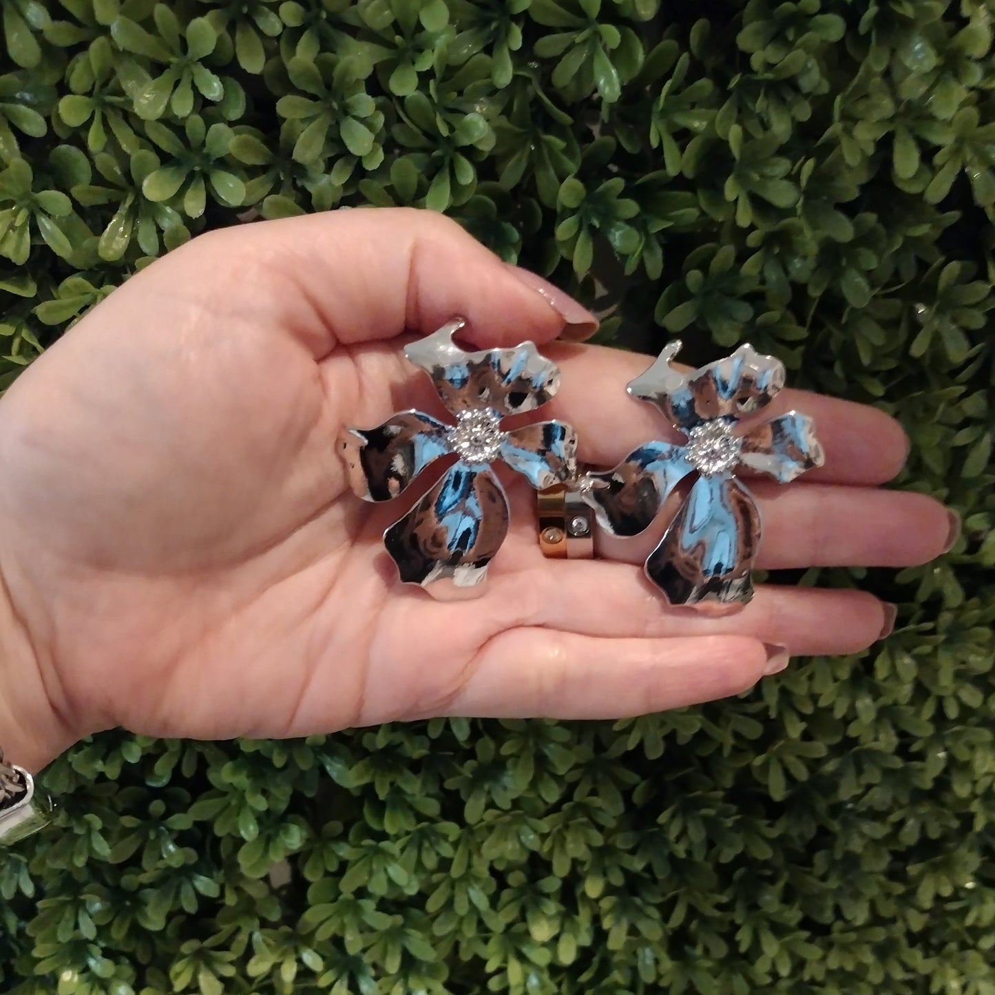 Aretes De Flores Plateadas
