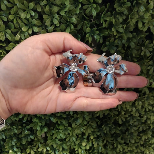 Aretes De Flores Plateadas
