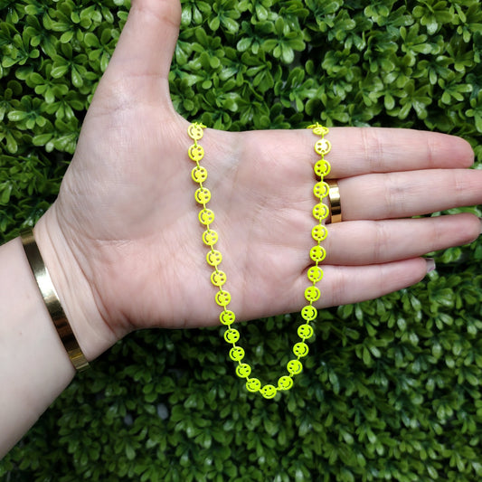 Collar De Caritas Amarillas