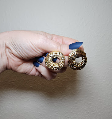 ✨ Aretes LEIRE – Círculos Texturizados en Acero Inoxidable Dorado