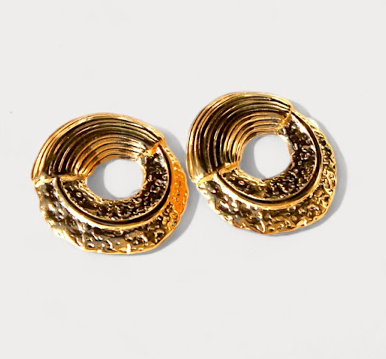 ✨ Aretes LEIRE – Círculos Texturizados en Acero Inoxidable Dorado
