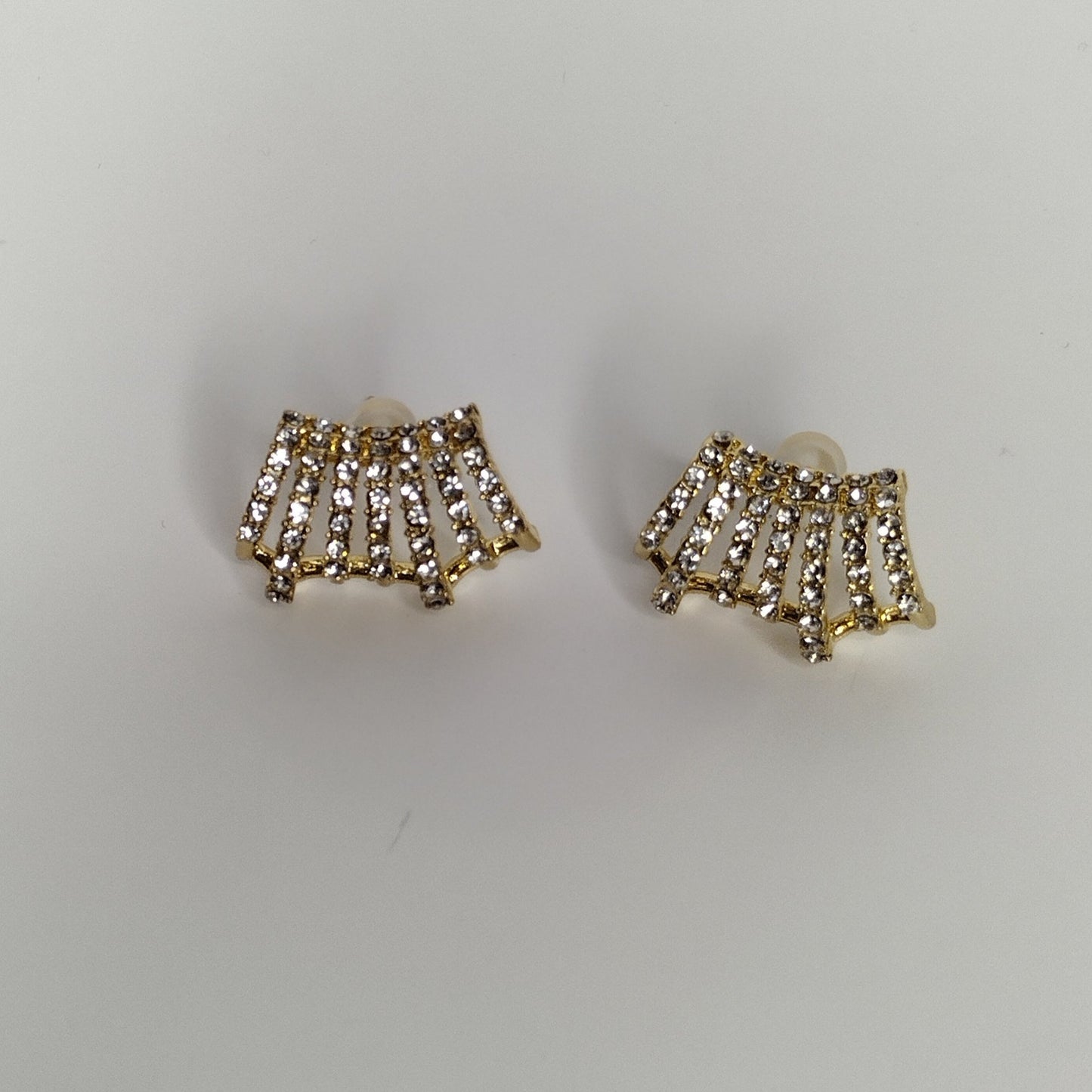 Aretes Mentirosos con Puras Piedritas