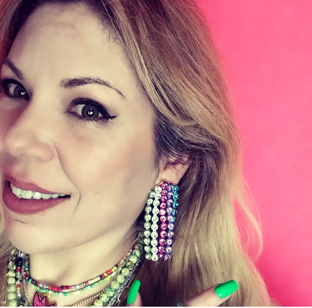 BAD BUNNY KAROL G GRUPO FIRME FRIDA KHALO