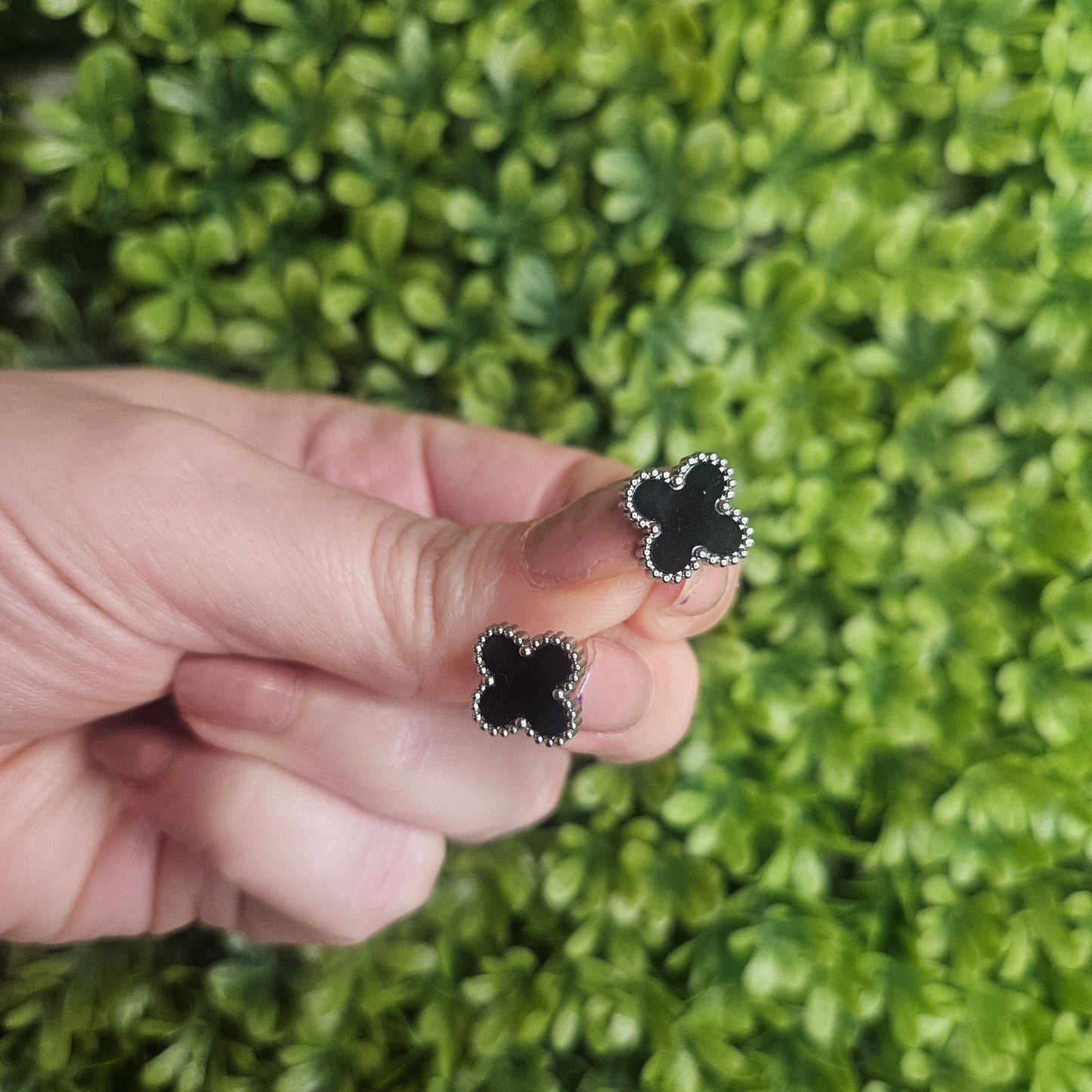 Aretes KARINA Negro