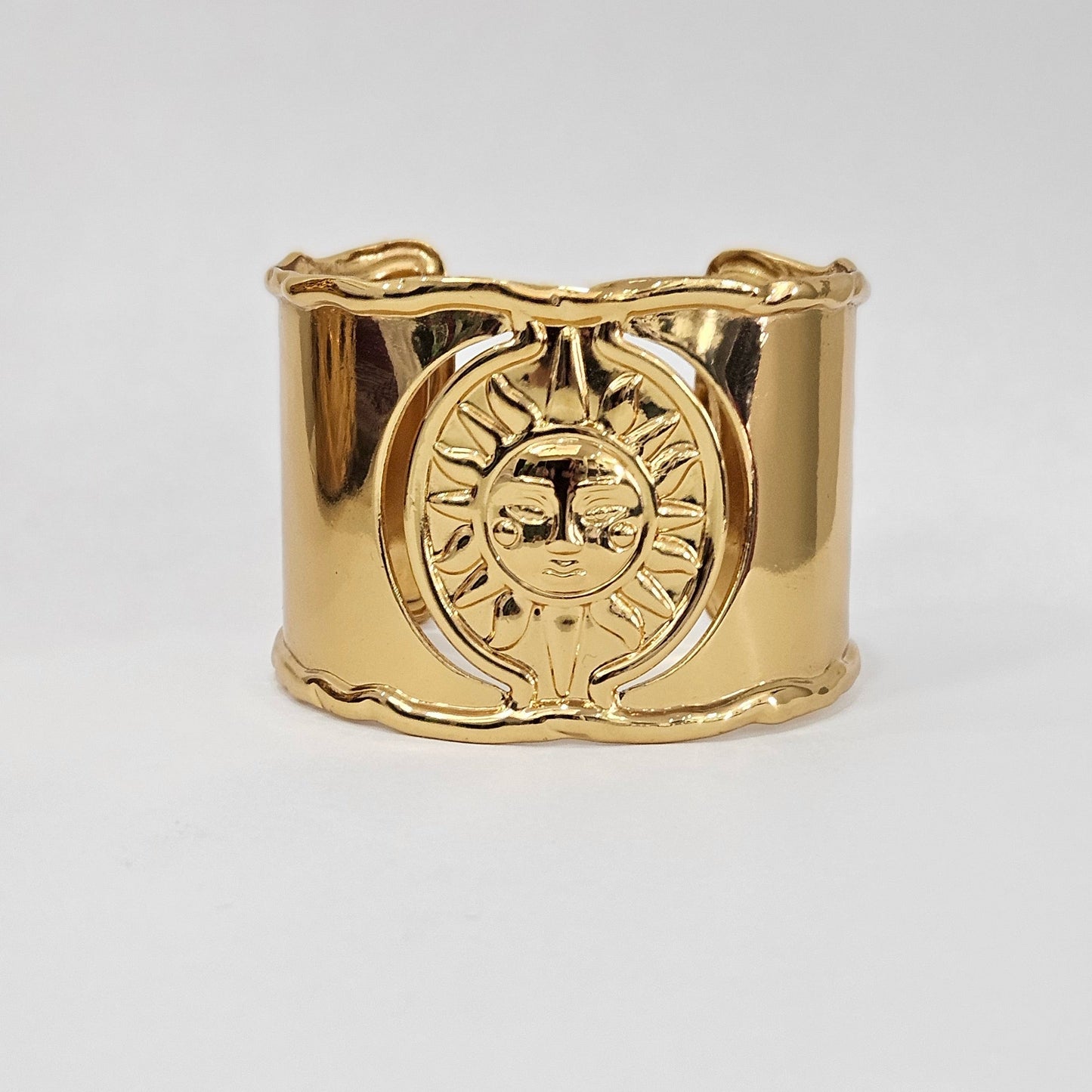 Pulsera ADELAIDA | Brazalete Dorado Sol y Luna Estilo Místico