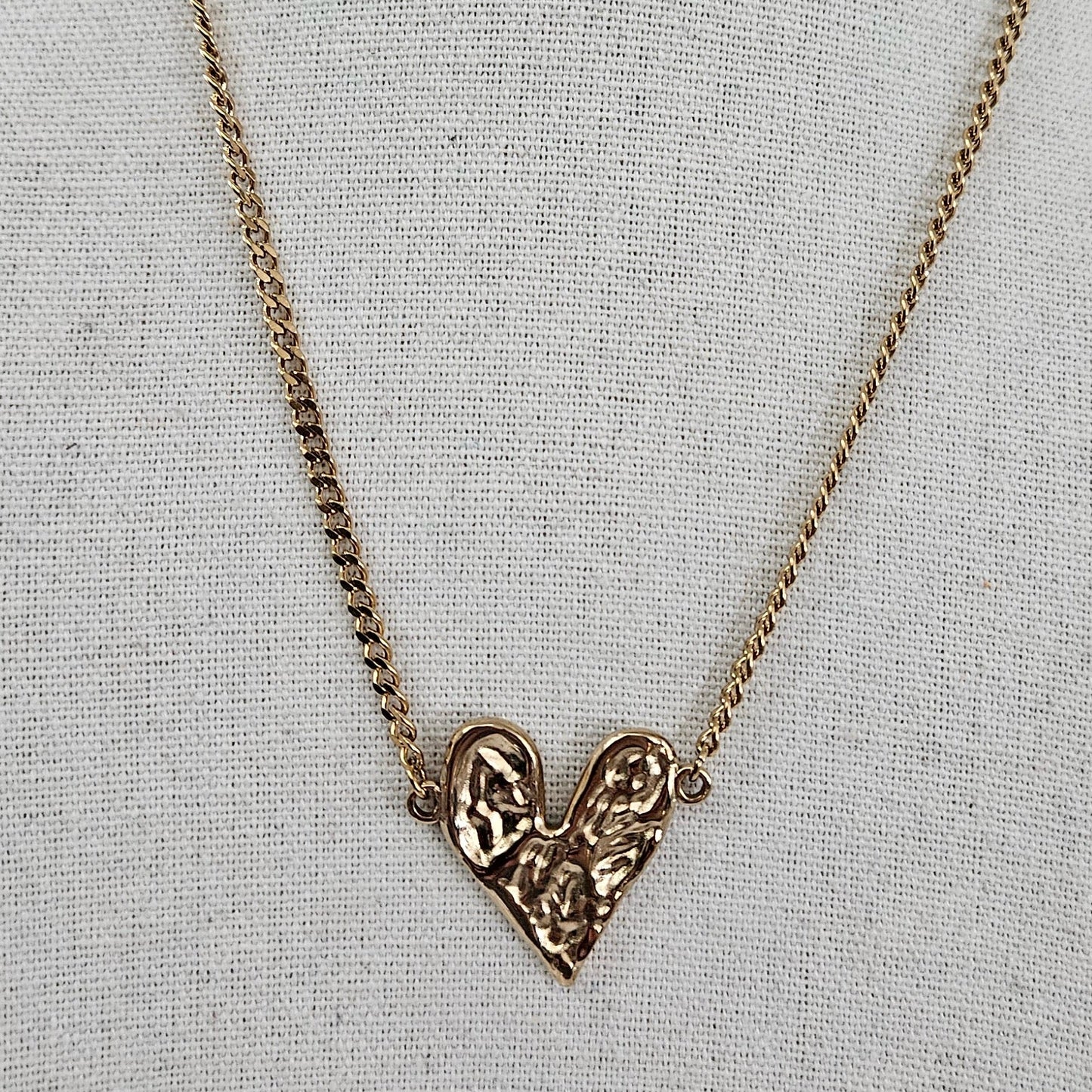 Vania Heart Necklace (Collar Corazón) – Stainless Steel (Acero Inoxidable)