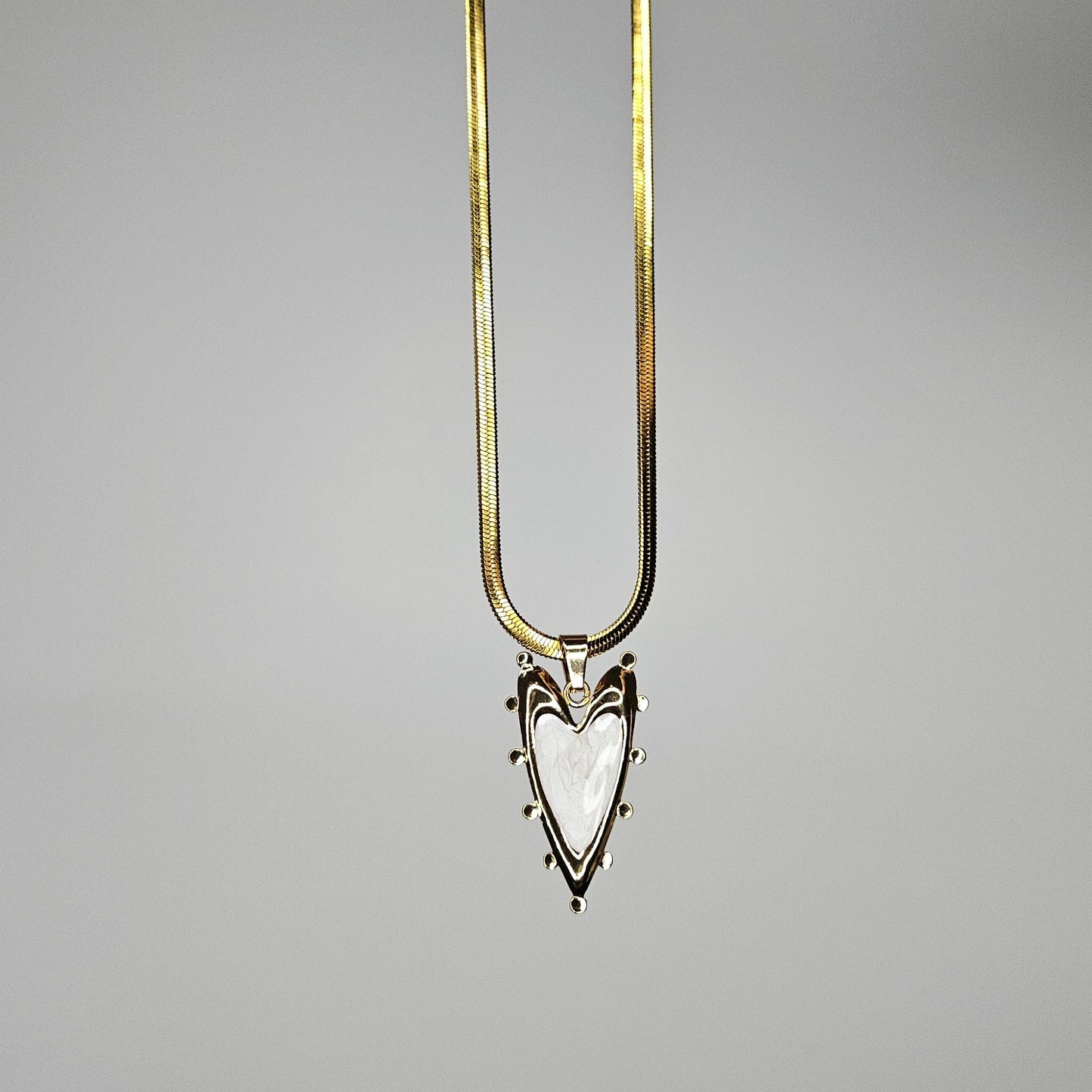 Shivis White Necklace (Collar)