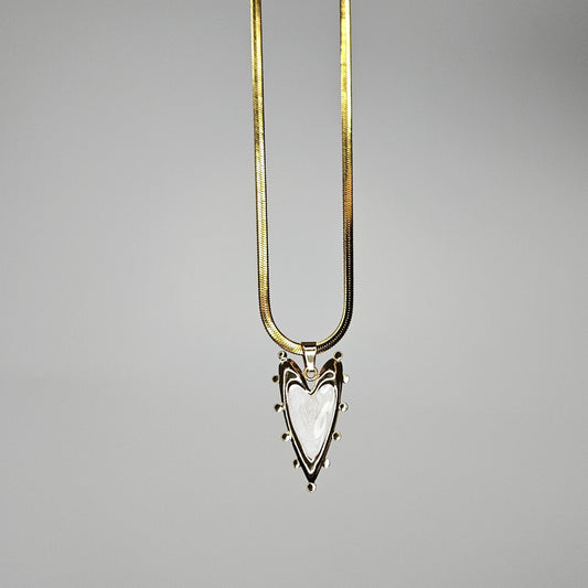 Shivis White Necklace (Collar)