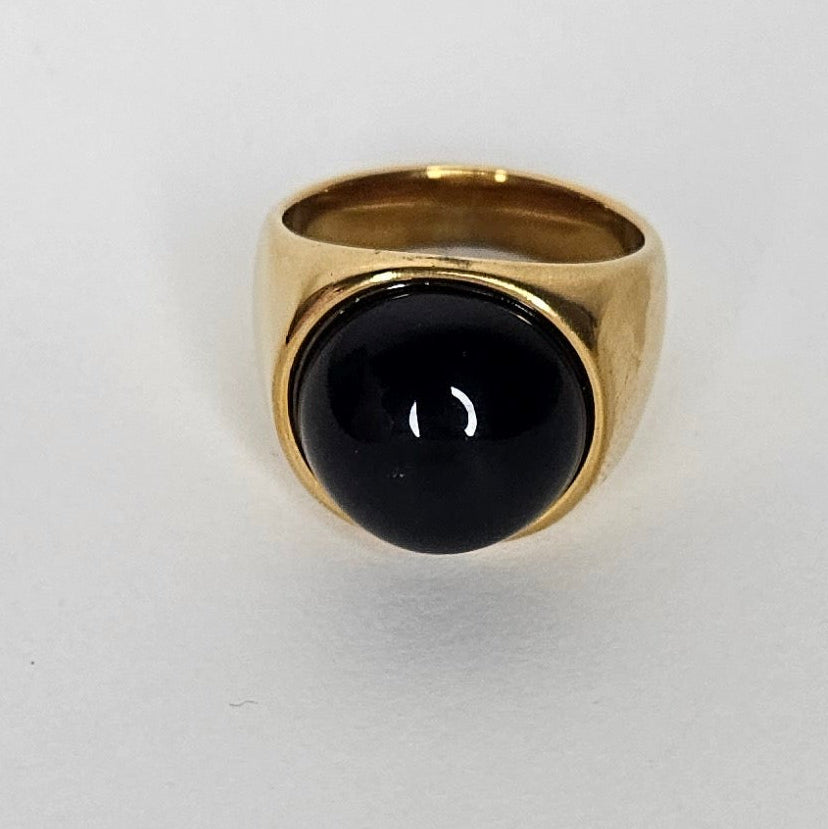 Gardenia Black Ring Stainless Steel Half Sizes (Anillo)
