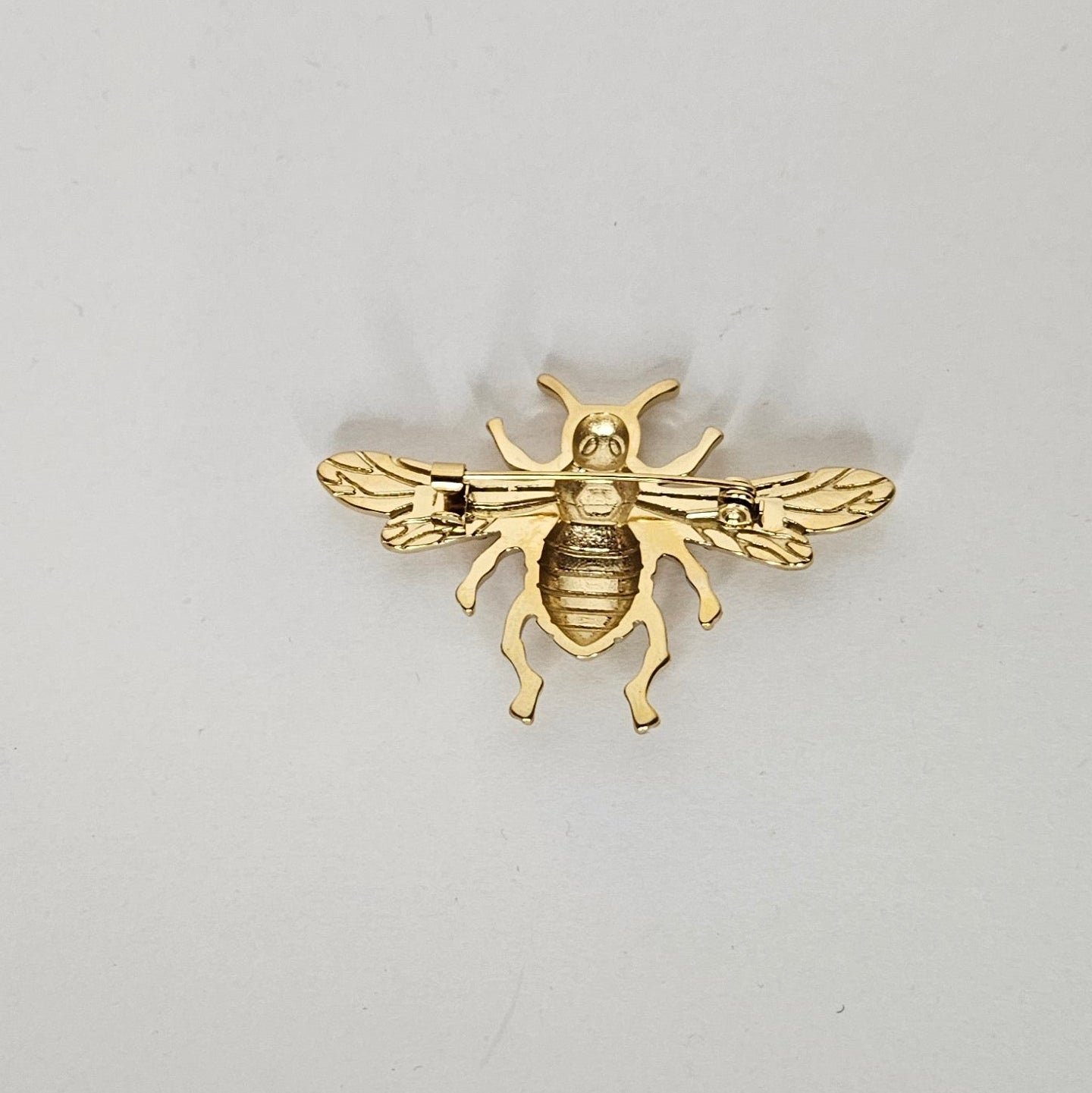 Maya Gold Stainless Steel Bee Brooch (Broche)