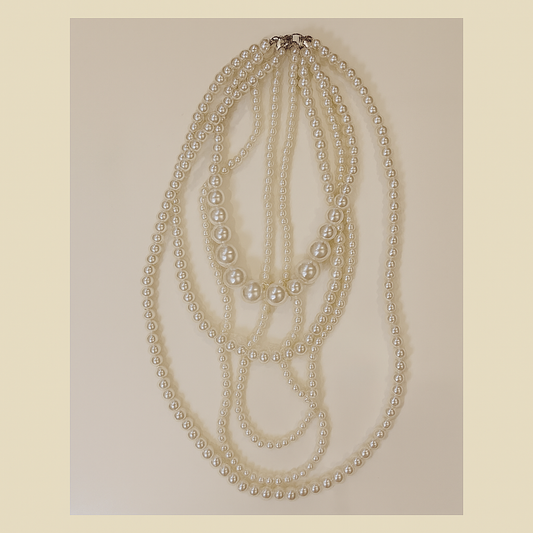 🤍 Collar PETRA – Multicapa de Perlas Fantasí