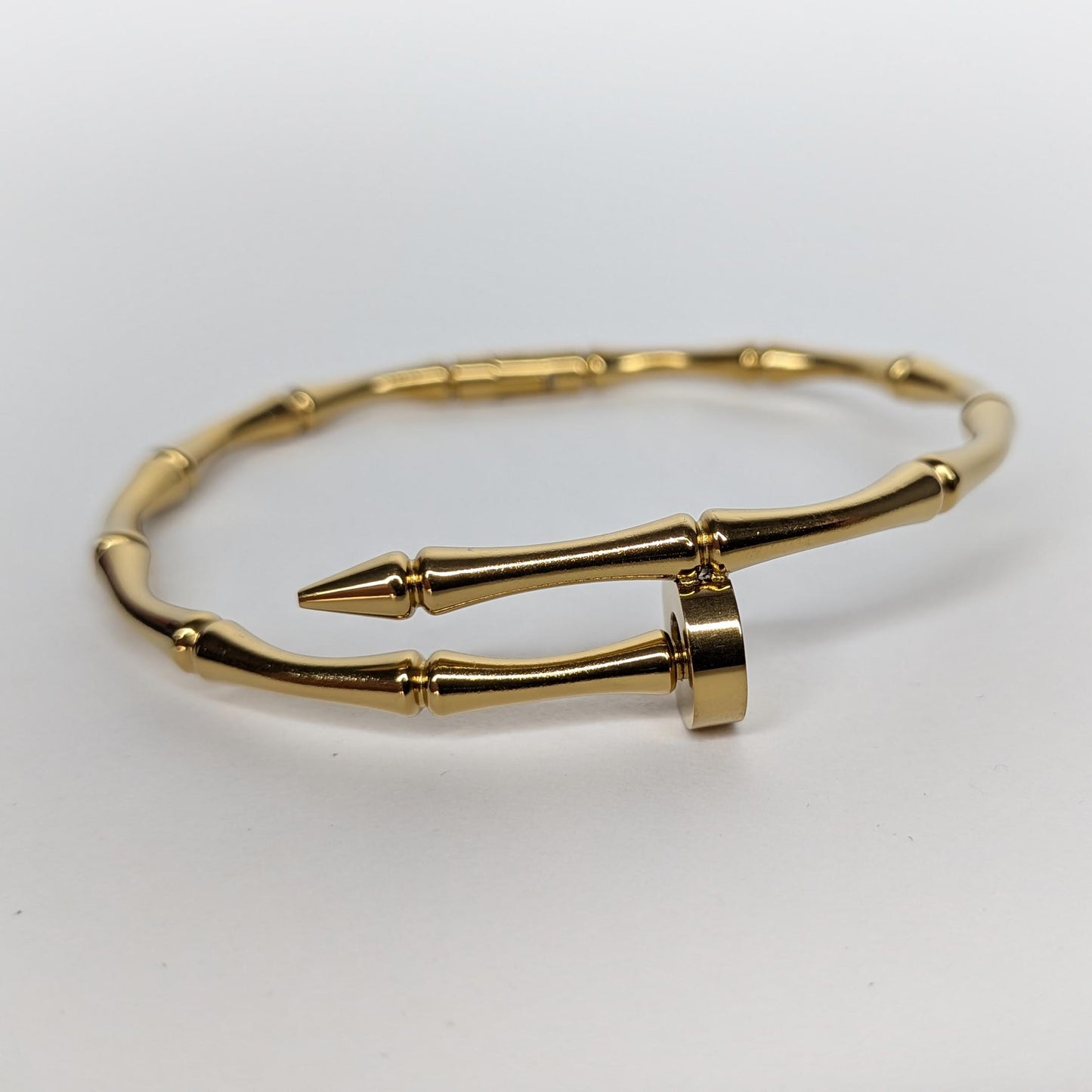 Sylvis Gold Stainless Steel Nail Bangle (Pulsera)