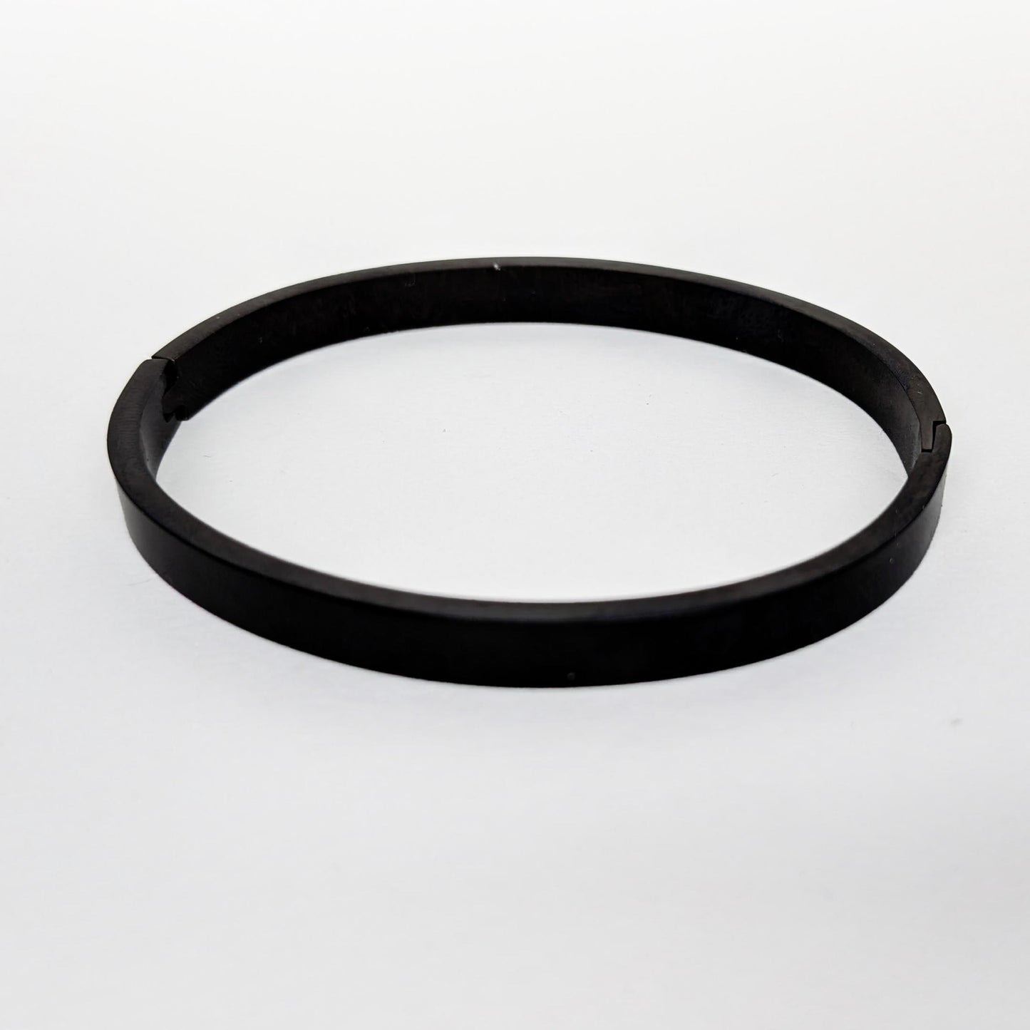Tina Black Stainless Steel Bangle Bracelet (Pulsera)