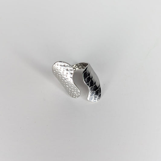 Teoddora Silver Stainless Steel Textured Adjustable Ring (Anillo)