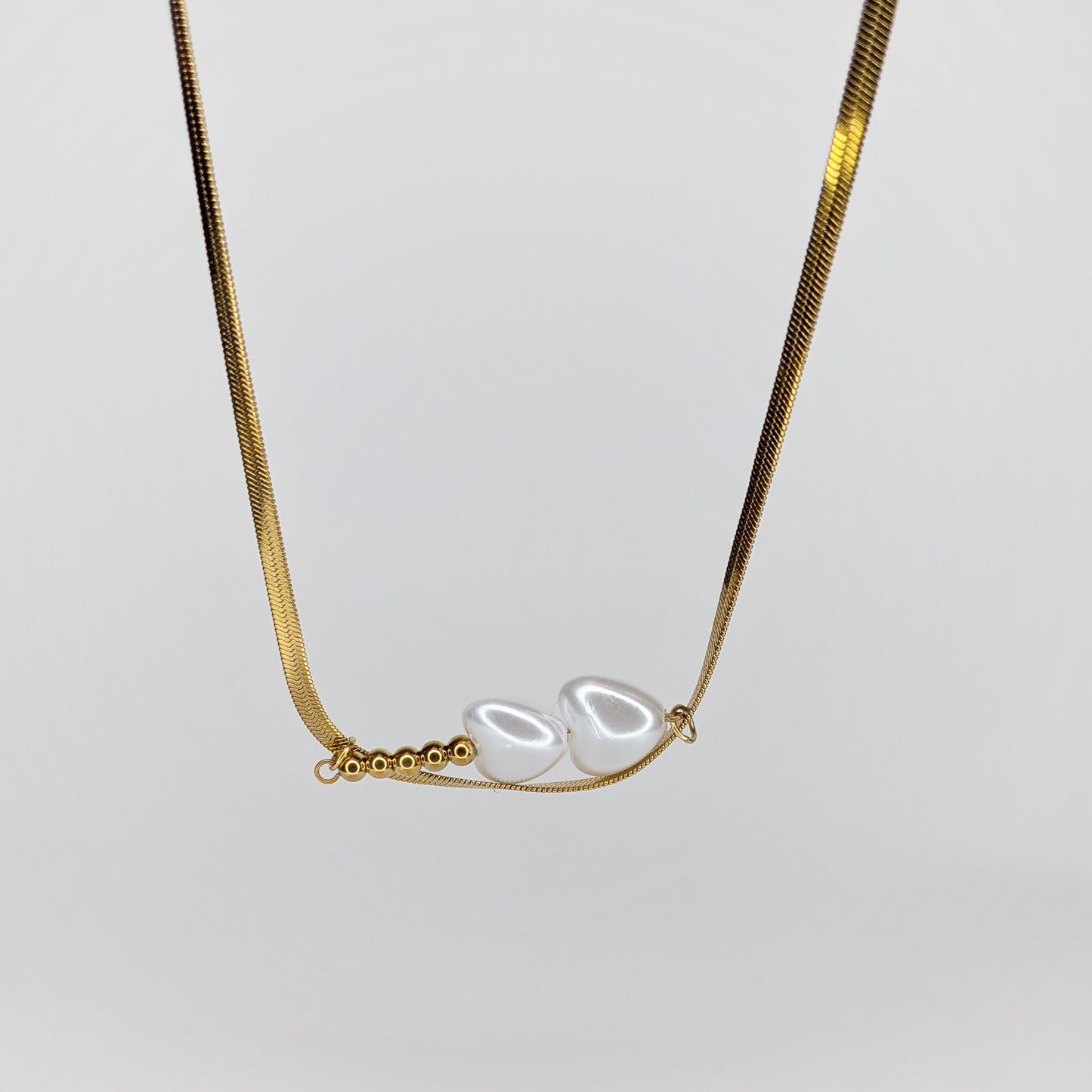 Coris Gold Tone Heart Pearl Necklace (Collar)