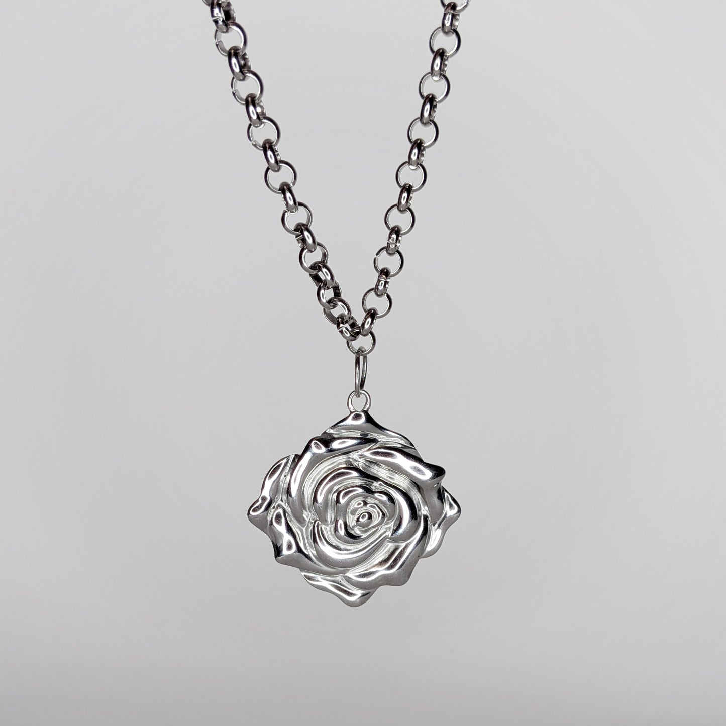 Rozzenda Silver Stainless Steel Necklace (Collar)