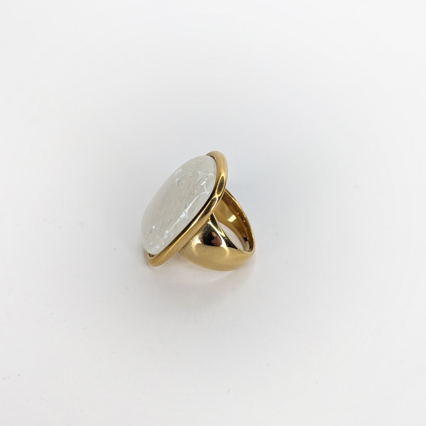 Charito White Statement Ring (Anillo)