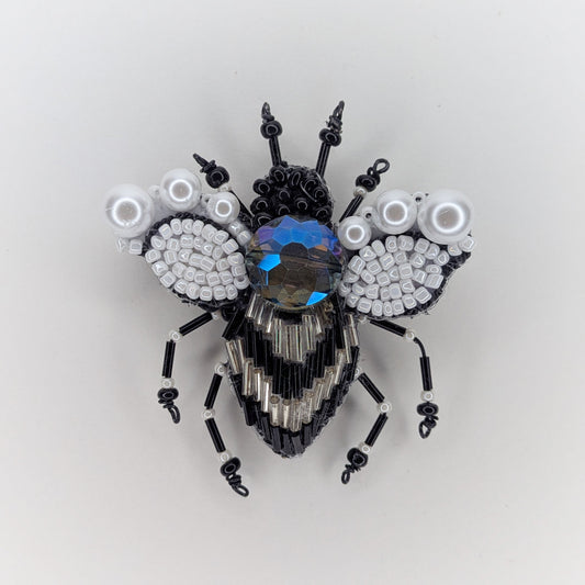Reyna Handmade Beaded Bee Brooch (Broche)